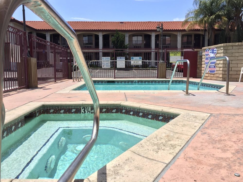 Castaic Inn Six Flags Valencia Екстер'єр фото